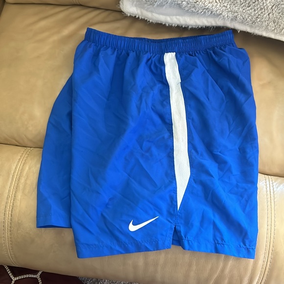 Nike men’s running shorts royal blue medium - Picture 3 of 3